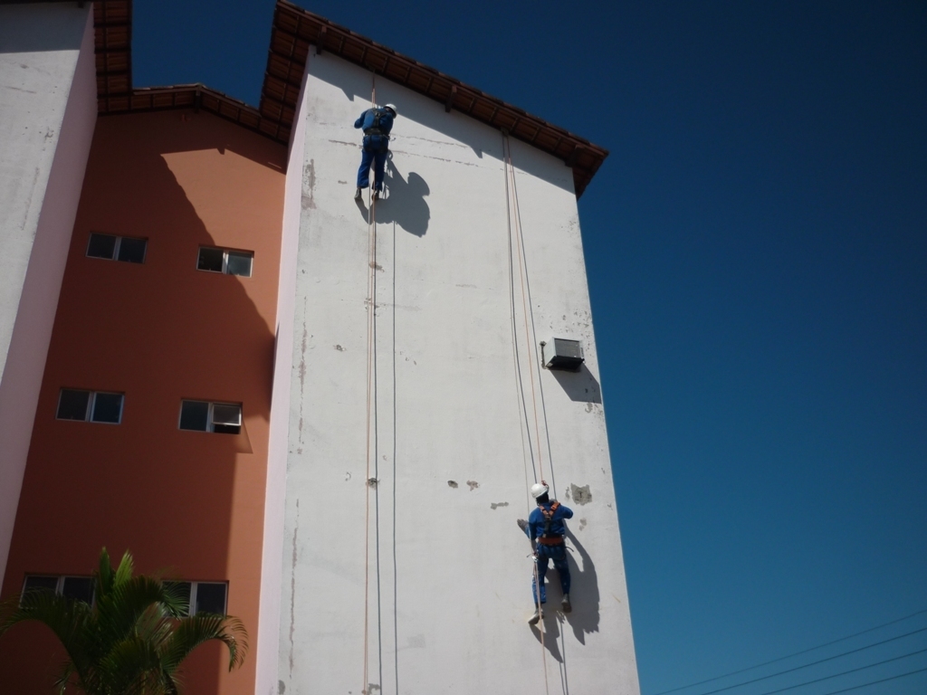 A importância da manutenção predial e a limpeza da fachada